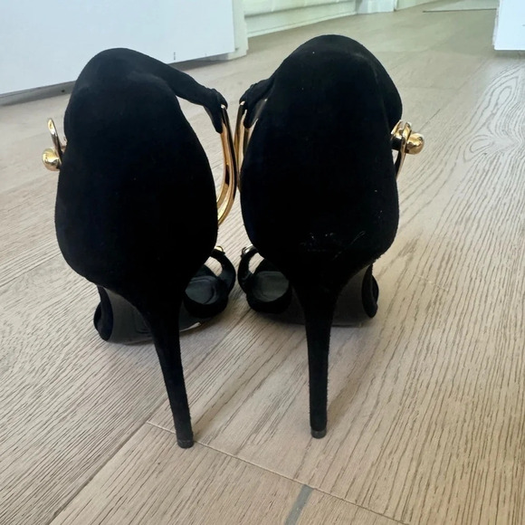 Stunning Stella Luna suede black heals with gold hardware size 7 - Picture 4 of 7